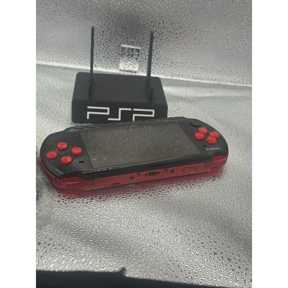 psp 3000 w/charger & new battery black/red - Picture 5 of 7